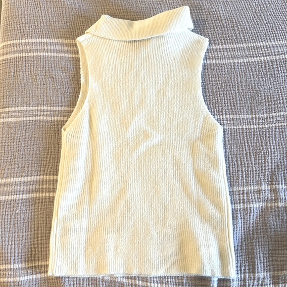 Nasty Gal sleeveless sweater. Size m. Never worn - Picture 2 of 3